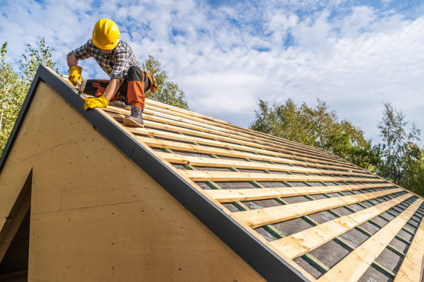 Best Storm Damage Roof Repair  in Des Moines, WA